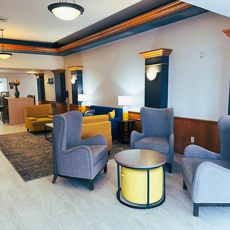 Comfort Inn & Suites Sheboygan I-43 Exteriör bild