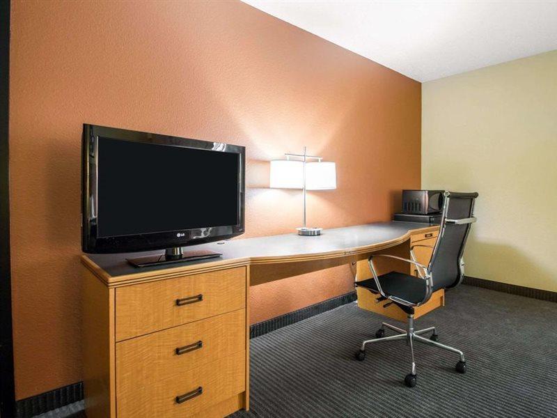 Comfort Inn & Suites Sheboygan I-43 Exteriör bild