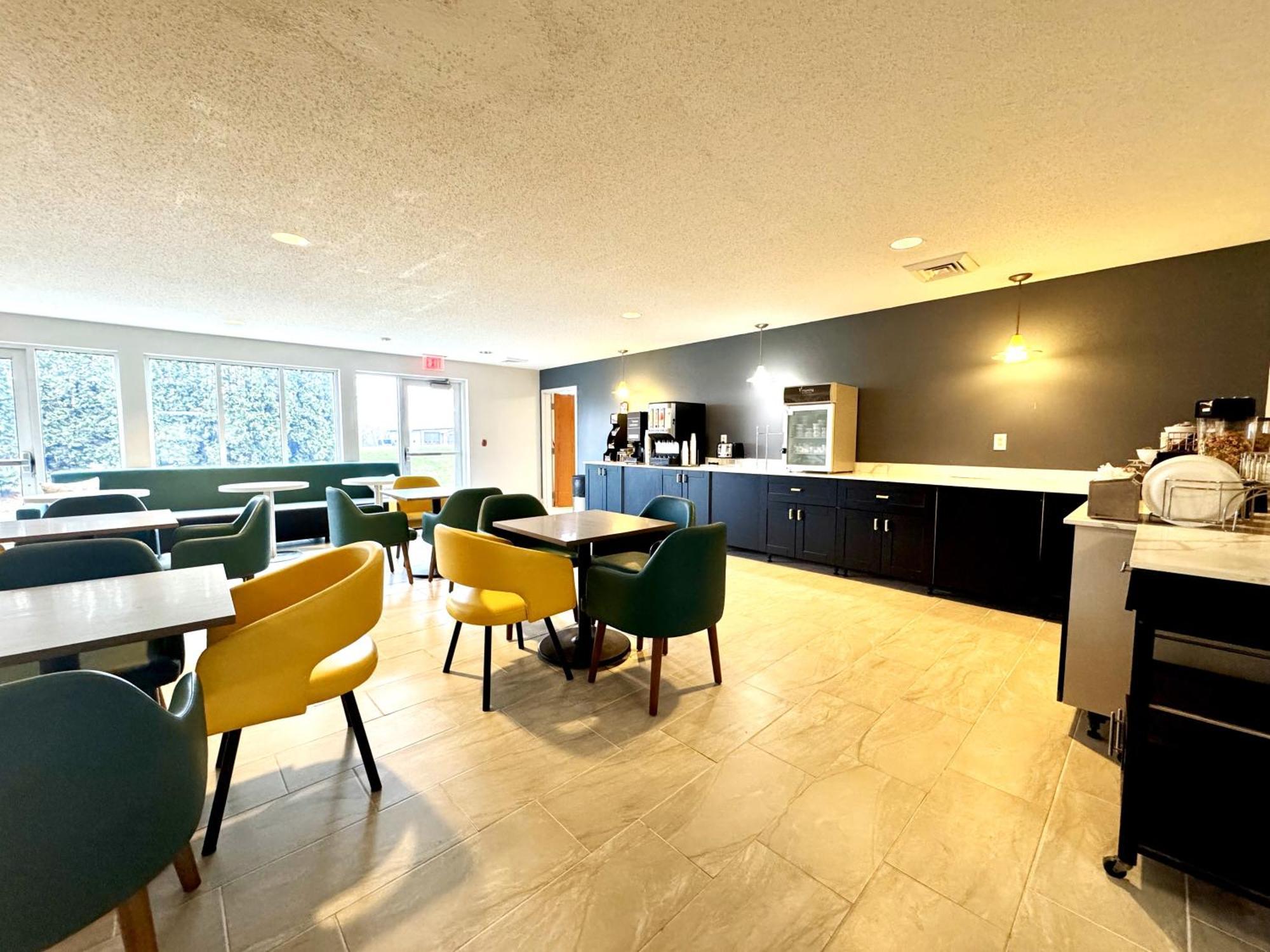 Comfort Inn & Suites Sheboygan I-43 Exteriör bild