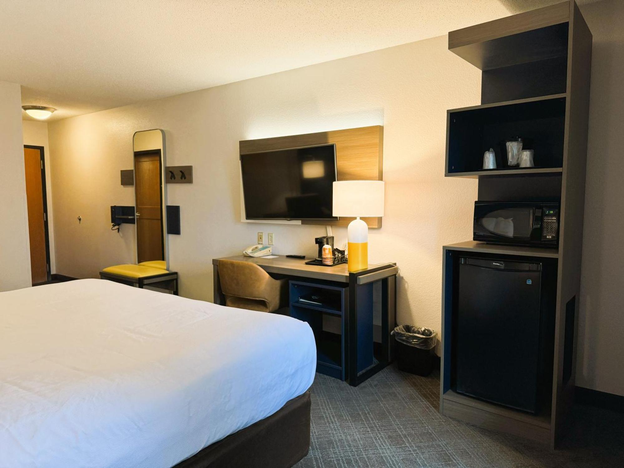 Comfort Inn & Suites Sheboygan I-43 Exteriör bild