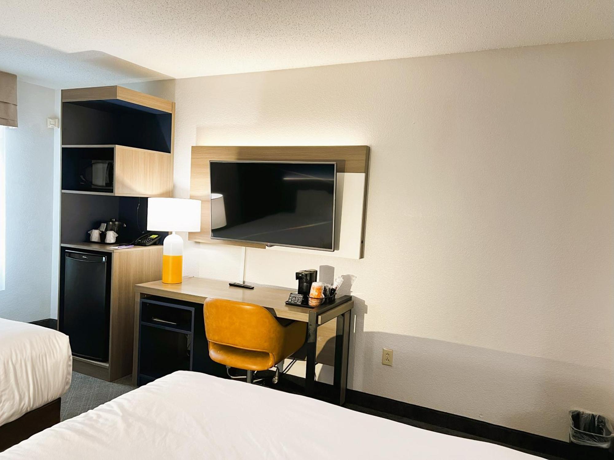 Comfort Inn & Suites Sheboygan I-43 Exteriör bild