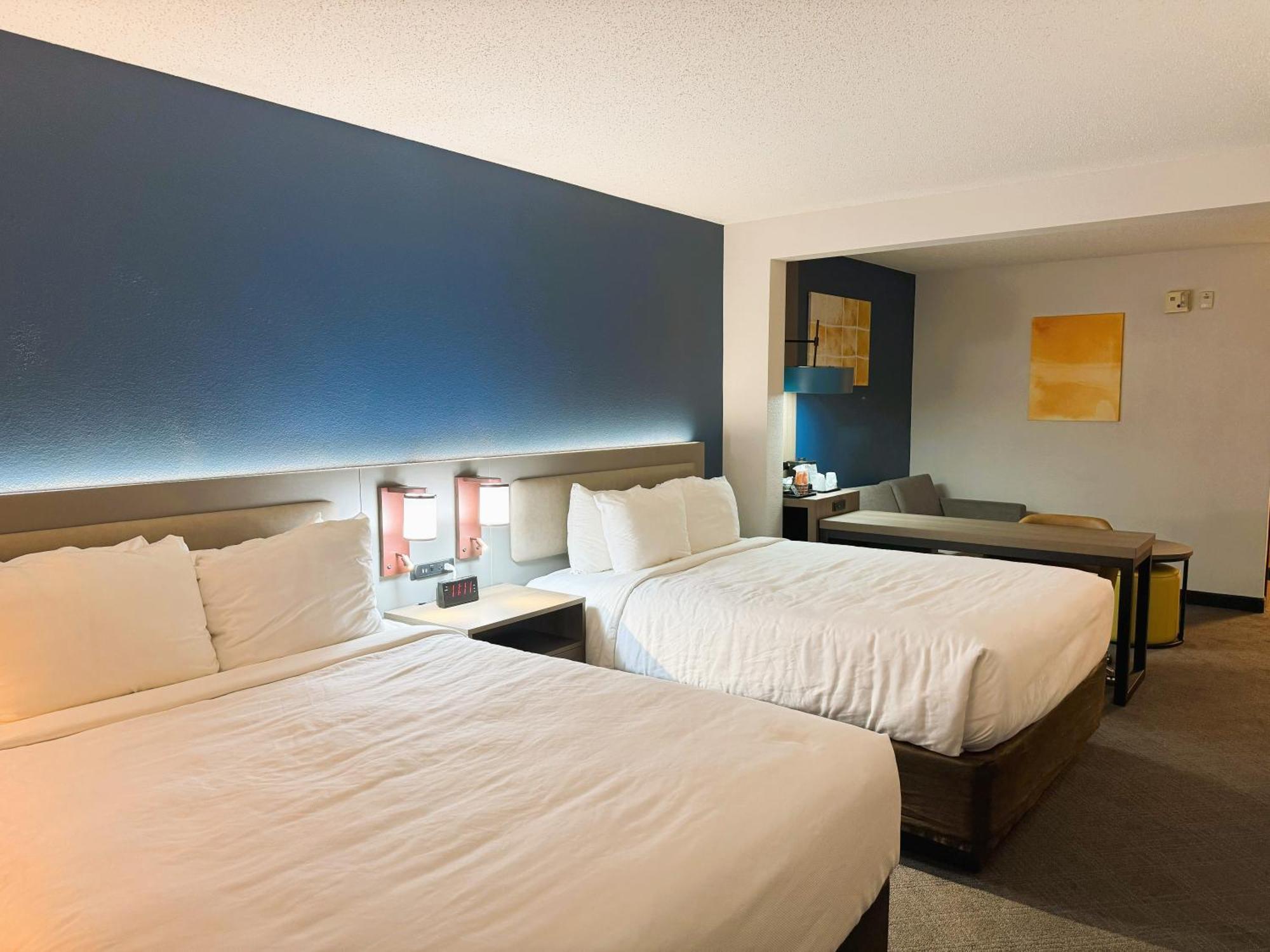 Comfort Inn & Suites Sheboygan I-43 Exteriör bild