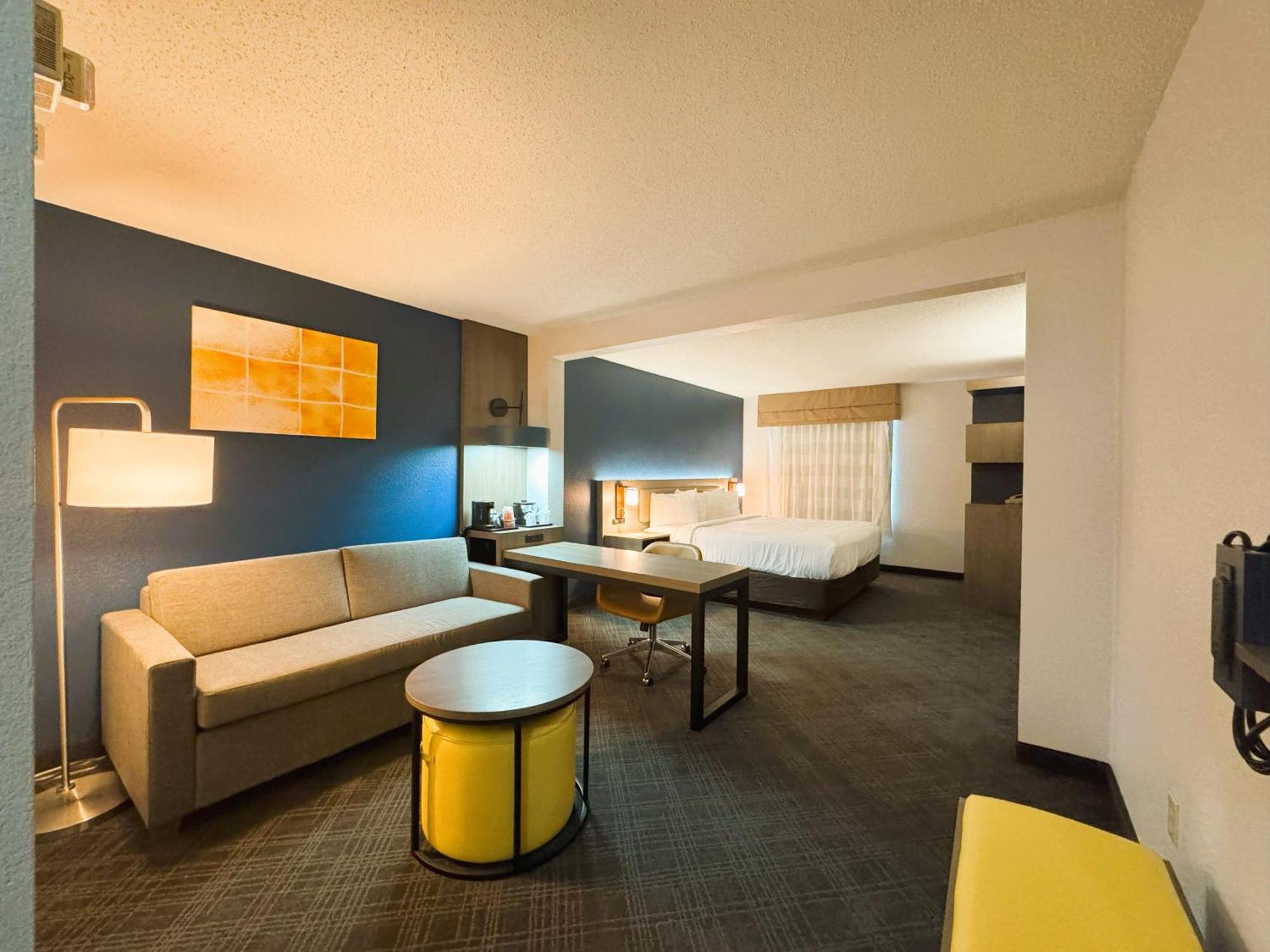 Comfort Inn & Suites Sheboygan I-43 Exteriör bild